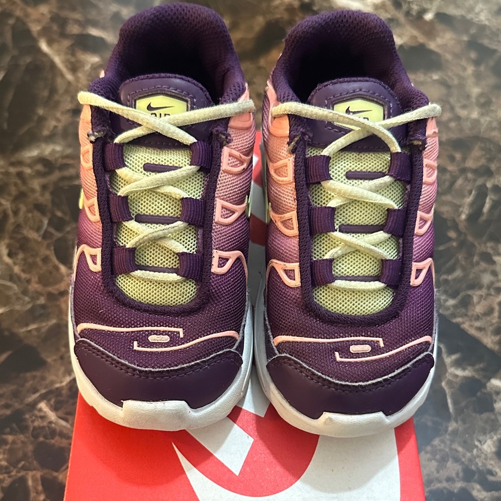 Nike Kids Purple and Pink Sneakers